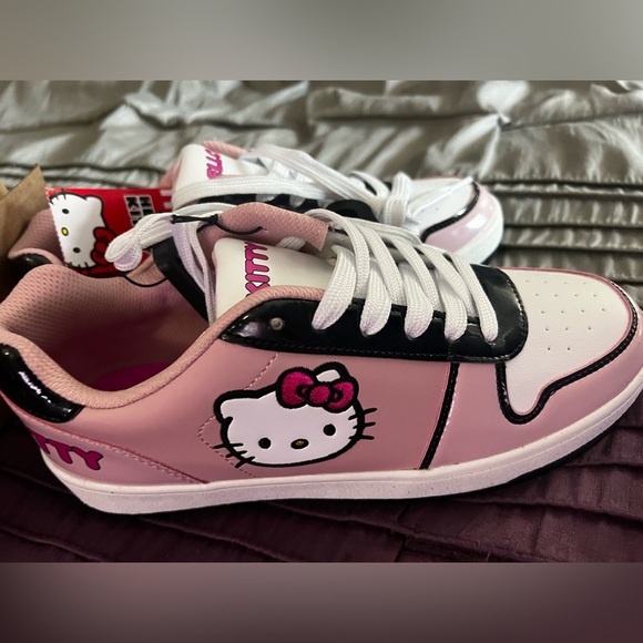 Hello Kitty Pink and Brown Sneakers - Brand new with tags, Women’s size 9 - Picture 5 of 7